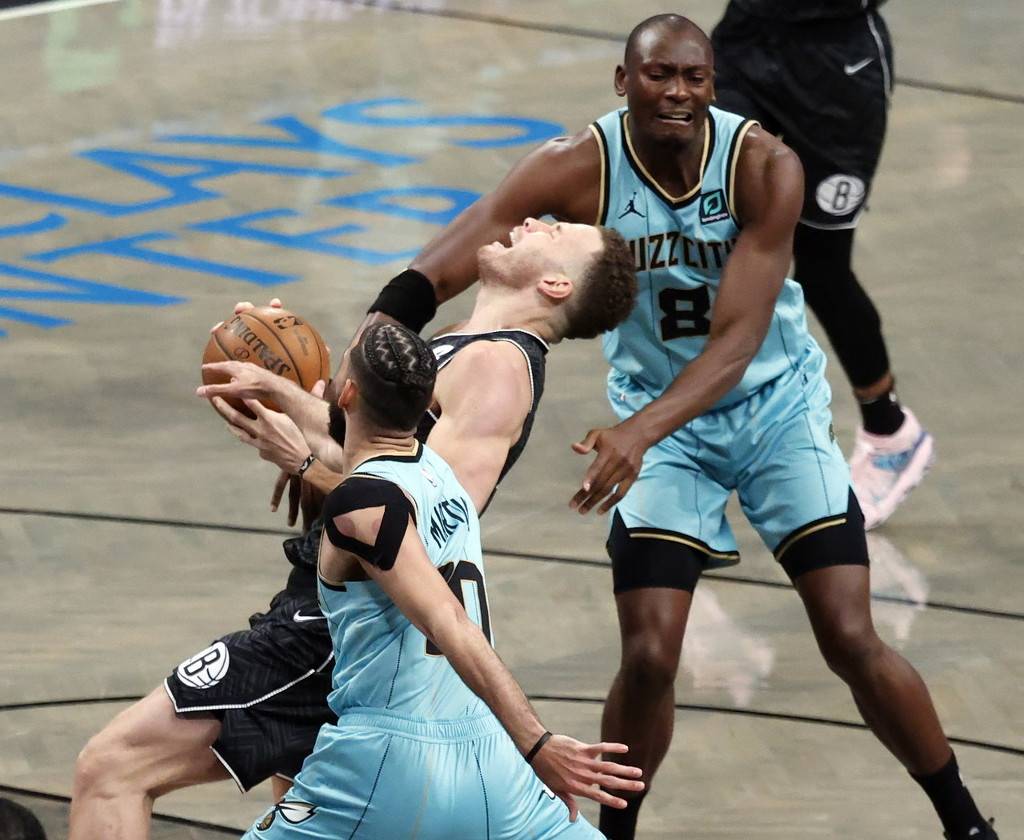 u8国际娱乐包含刚刚！Uzi与80激战德国队分钟赛前单刀错失引欢呼，杜兰特连续二十场比赛得分超过精彩发挥的词条